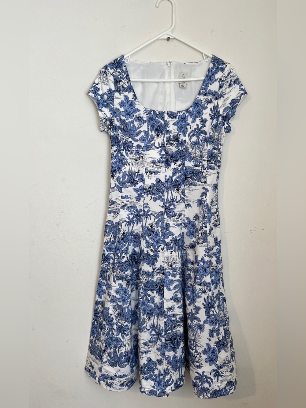 Joie Blue and White tropical palm print Scoop-Neck Midi Dress size 4 Stretch zip